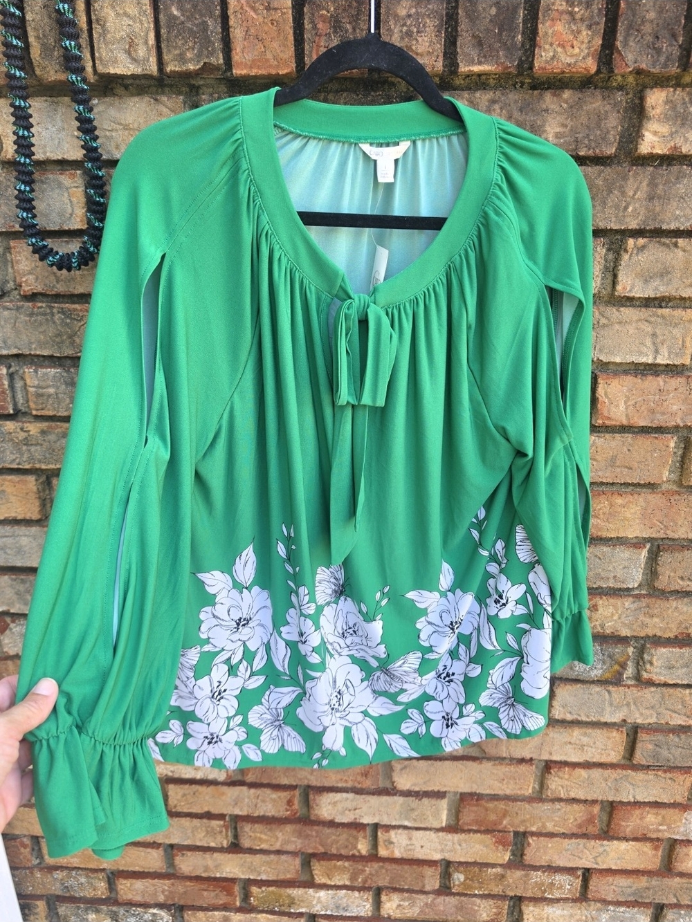 New Women's CATO Green & White Floral Tie Open Sleeve Shirt, size Large